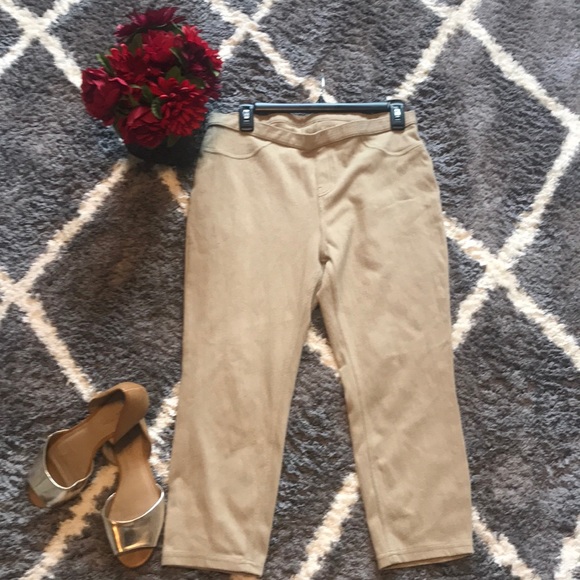 ⭐️SALE⭐️ Simply Vera Wang twill capris size Large - Picture 1 of 5